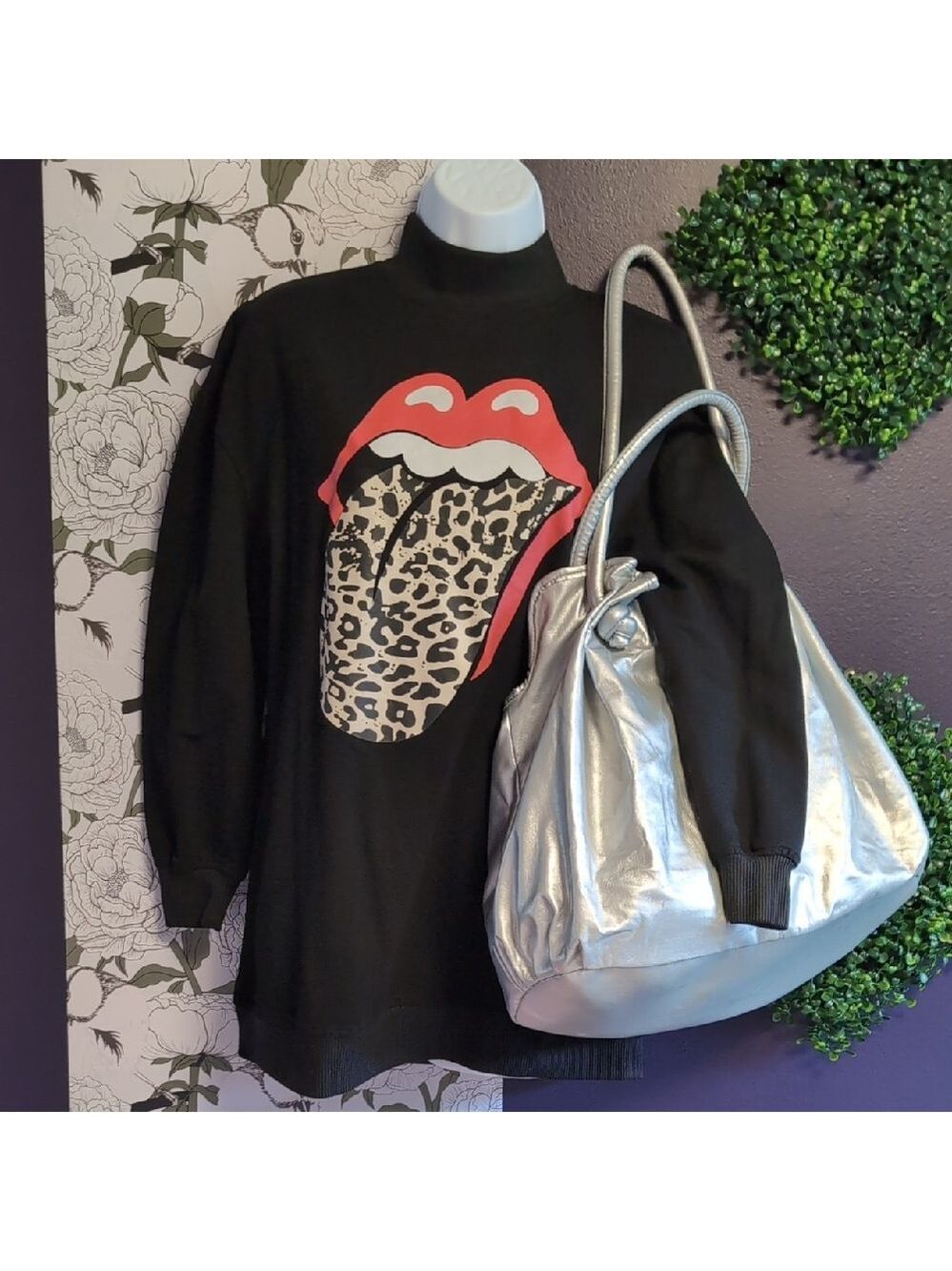 Cheetah Mouth Turtleneck Sweater - Picture 2 of 4